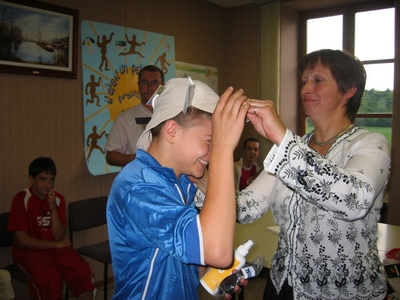 Et voici la remise des.. Soci�t� - Education, Ecoles - 